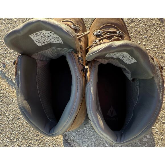 Vasque Men's St. Elias Gore-Tex Backpacking Boots - Men's Size 12 M - Picture 8 of 10